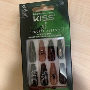 XL kiss brand nails